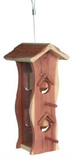 Dřevěné krmítko z cedarového dřeva a plexiskla, se stupačkou